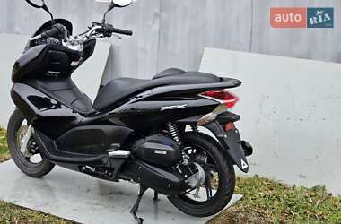 Макси-скутер Honda PCX 125 2014 в Первомайске