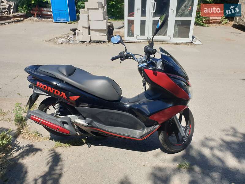 Макси-скутер Honda PCX 125 2014 в Одессе фото Макси-скутер Honda PCX 125 2014 в Одессе