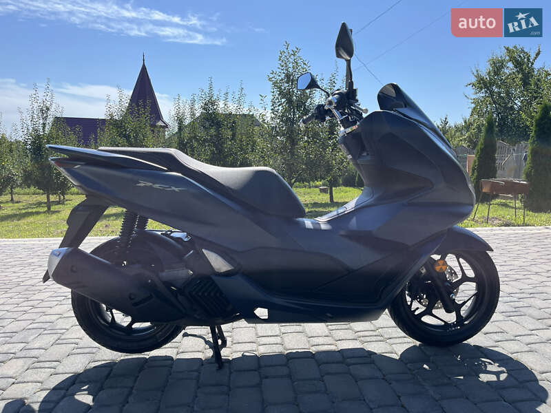 Макси-скутер Honda PCX 125 2024 в Черновцах фото 6 Макси-скутер Honda PCX 125 2024 в Черновцах