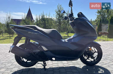 Макси-скутер Honda PCX 125 2024 в  фото 6 Макси-скутер Honda PCX 125 2024 в