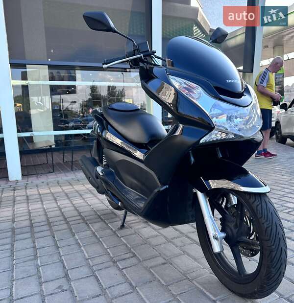 Макси-скутер Honda PCX 125 2010 в 