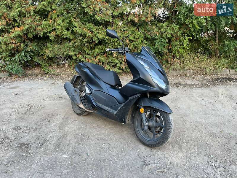 Грузовые мотороллеры, мотоциклы, скутеры, мопеды Honda PCX 125 2023 в Львове