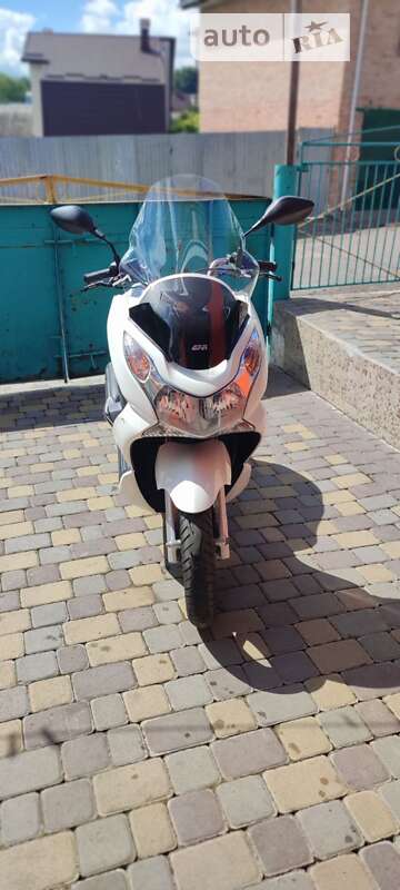 Вантажні моторолери, мотоцикли, скутери, мопеди Honda PCX 150 2014 в Хмельницькому