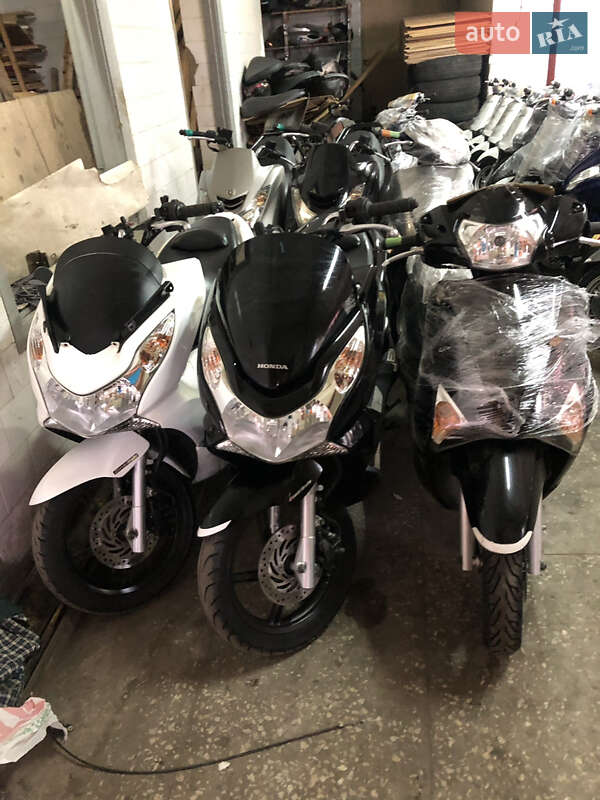 Максі-скутер Honda PCX 150 2017 в Сарнах