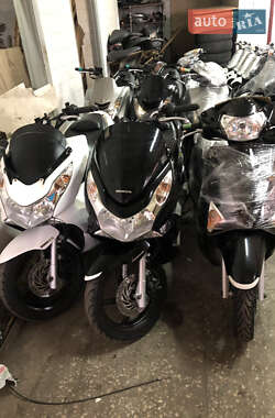 Макси-скутер Honda PCX 150 2017 в 