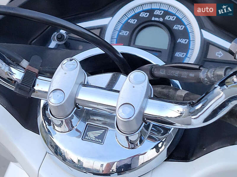 Макси-скутер Honda PCX 150 2015 в Десне