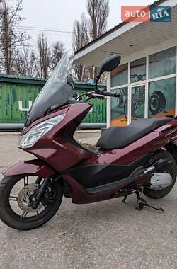 Максі-скутер Honda PCX 150 2016 в Кременчуці