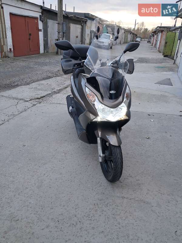 Макси-скутер Honda PCX 150 2014 в Киеве фото 4 Макси-скутер Honda PCX 150 2014 в Киеве