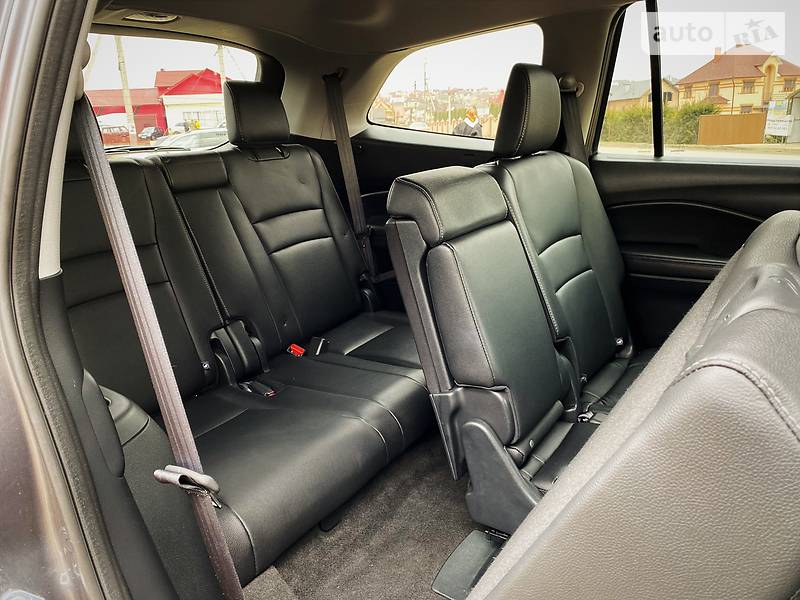 Позашляховик / Кросовер Honda Pilot 2016 в Чернівцях