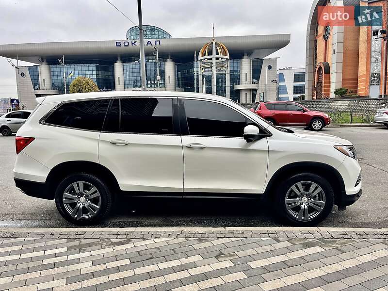 Внедорожник / Кроссовер Honda Pilot 2017 в Киеве