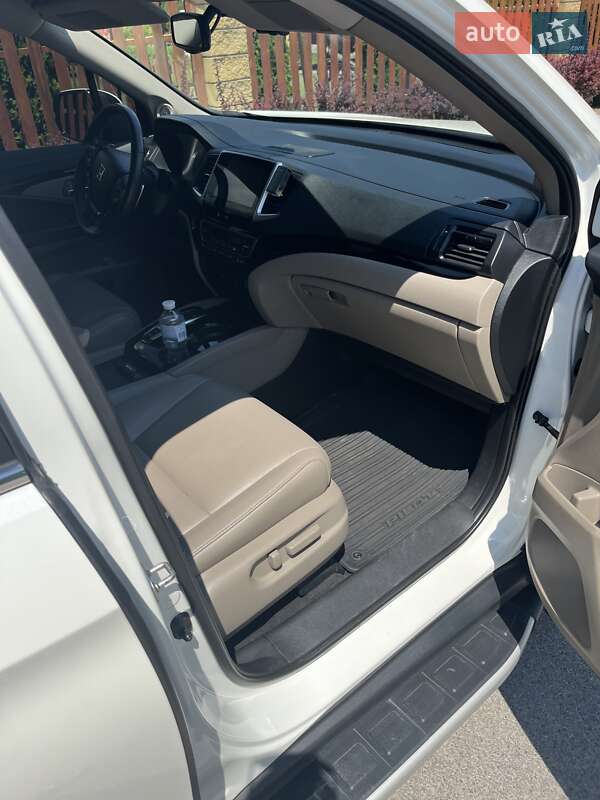 Позашляховик / Кросовер Honda Pilot 2017 в Дніпрі фото 46 Позашляховик / Кросовер Honda Pilot 2017 в Дніпрі