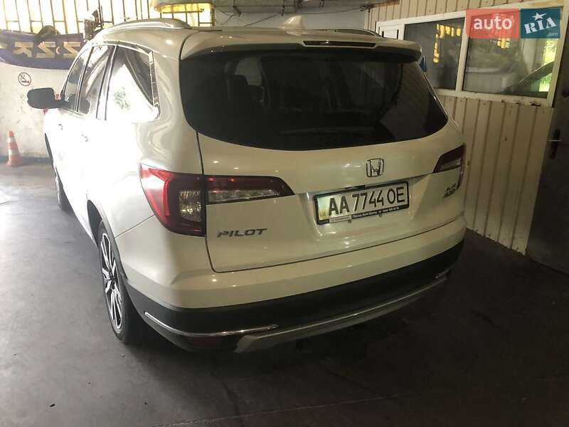 Внедорожник / Кроссовер Honda Pilot 2018 в Киеве