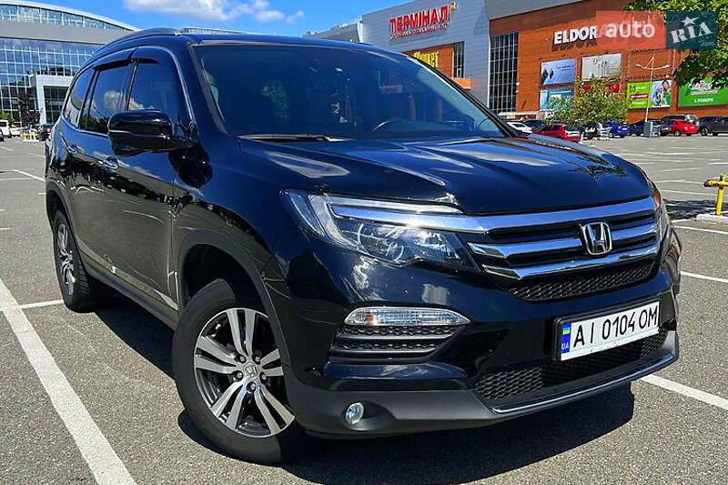 Позашляховик / Кросовер Honda Pilot 2018 в 