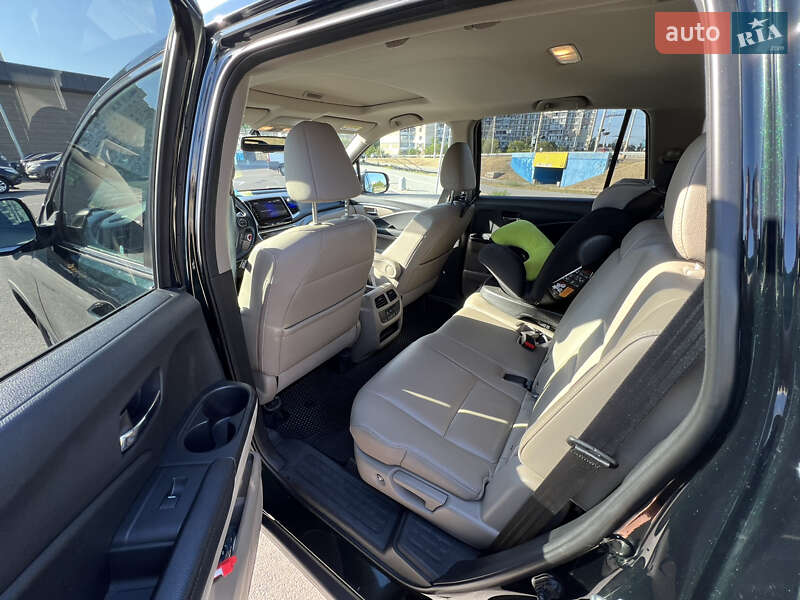 Внедорожник / Кроссовер Honda Pilot 2017 в Киеве