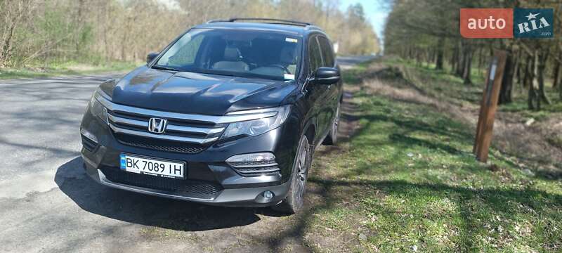 Внедорожник / Кроссовер Honda Pilot 2017 в Костополе