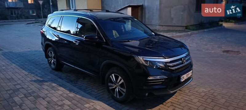 Внедорожник / Кроссовер Honda Pilot 2017 в Костополе