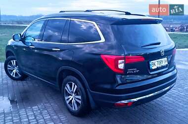 Позашляховик / Кросовер Honda Pilot 2017 в 