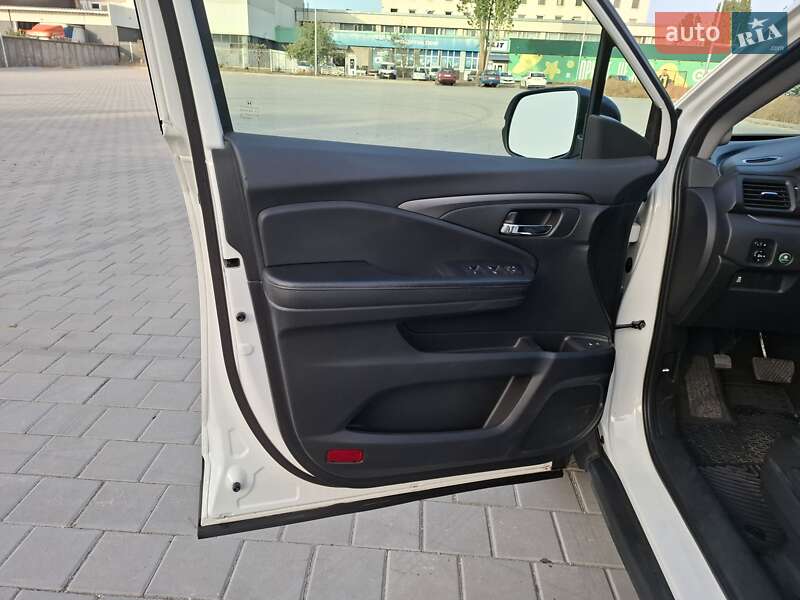 Внедорожник / Кроссовер Honda Pilot 2017 в Черкассах