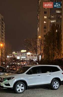 Внедорожник / Кроссовер Honda Pilot 2018 в 