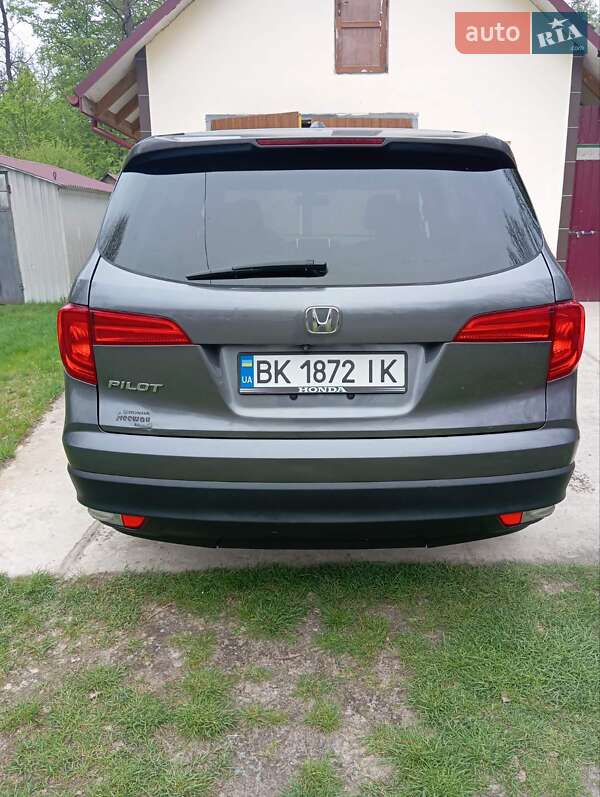 Внедорожник / Кроссовер Honda Pilot 2016 в Ровно