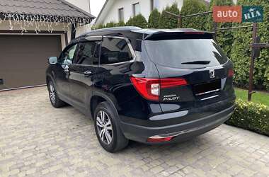Позашляховик / Кросовер Honda Pilot 2017 в 
