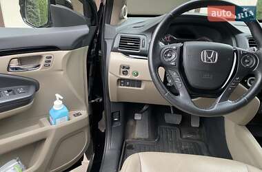 Позашляховик / Кросовер Honda Pilot 2017 в 