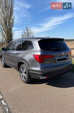 Внедорожник / Кроссовер Honda Pilot 2017 в 