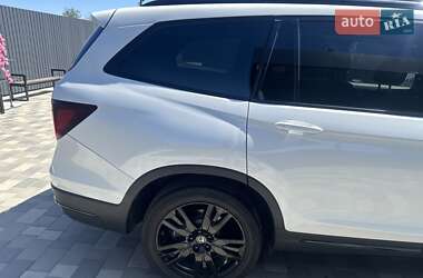Внедорожник / Кроссовер Honda Pilot 2021 в 