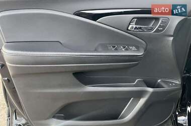 Позашляховик / Кросовер Honda Pilot 2018 в 