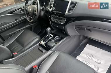 Позашляховик / Кросовер Honda Pilot 2018 в 