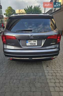 Внедорожник / Кроссовер Honda Pilot 2015 в 