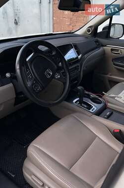 Внедорожник / Кроссовер Honda Pilot 2017 в 