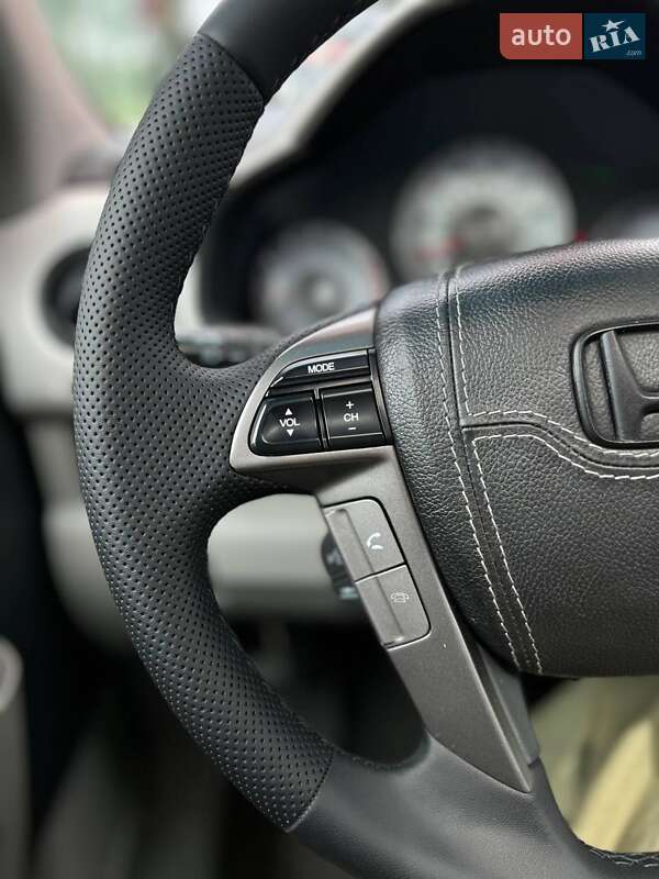 Внедорожник / Кроссовер Honda Pilot 2014 в Киеве