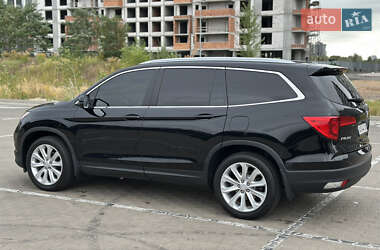 Внедорожник / Кроссовер Honda Pilot 2018 в 