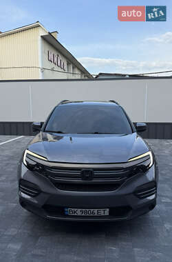 Позашляховик / Кросовер Honda Pilot 2016 в Рівному