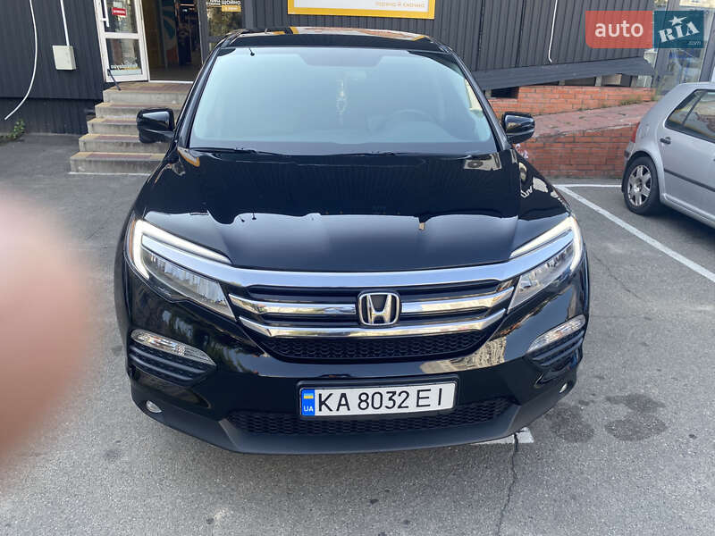 Внедорожник / Кроссовер Honda Pilot 2017 в Киеве