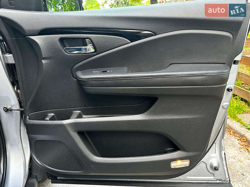 Внедорожник / Кроссовер Honda Pilot 2019 в Киеве