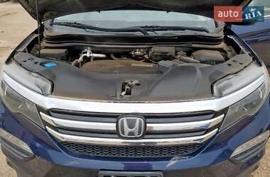 Позашляховик / Кросовер Honda Pilot 2017 в 