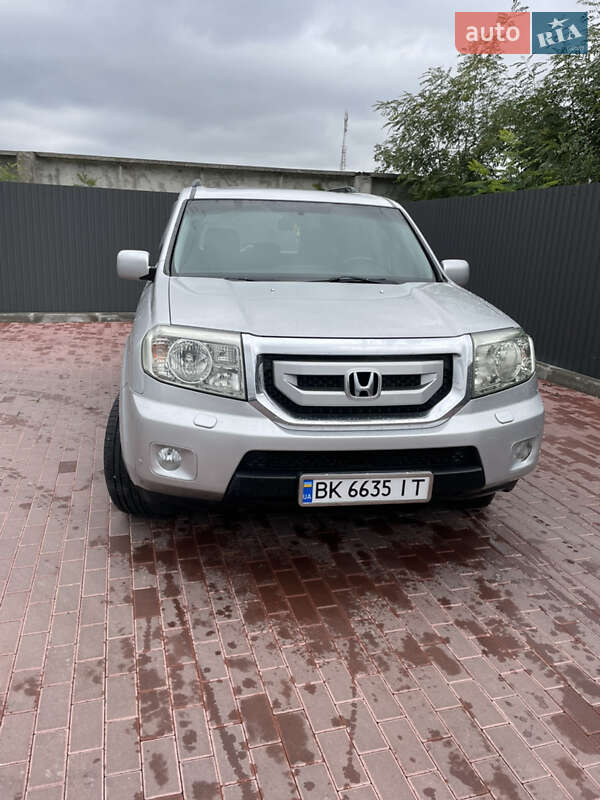 Внедорожник / Кроссовер Honda Pilot 2008 в Сарнах