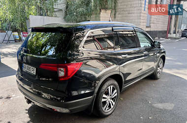 Позашляховик / Кросовер Honda Pilot 2017 в 