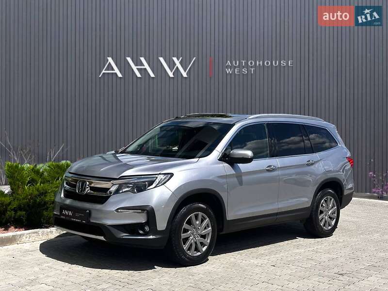 Позашляховик / Кросовер Honda Pilot 2018 в 