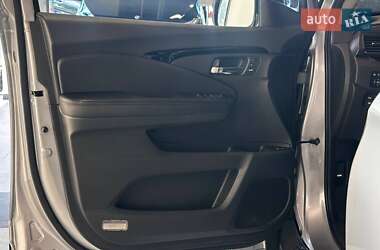 Позашляховик / Кросовер Honda Pilot 2018 в 