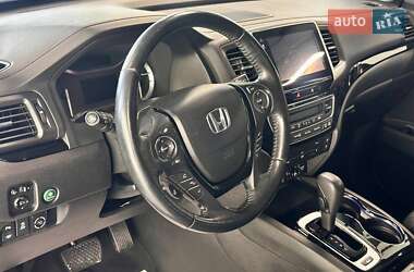 Позашляховик / Кросовер Honda Pilot 2018 в 