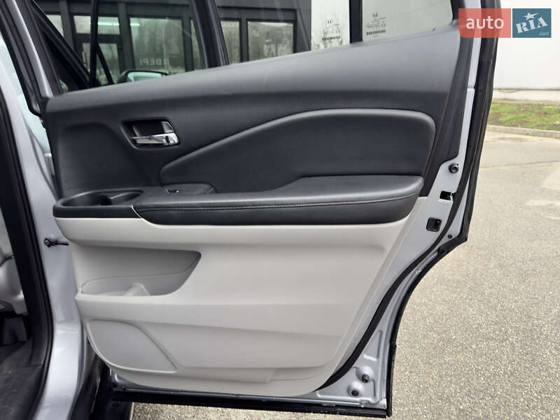 Позашляховик / Кросовер Honda Pilot 2018 в Києві