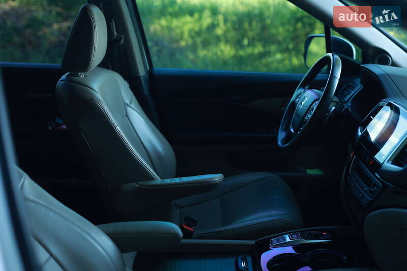 Внедорожник / Кроссовер Honda Pilot 2017 в Киеве