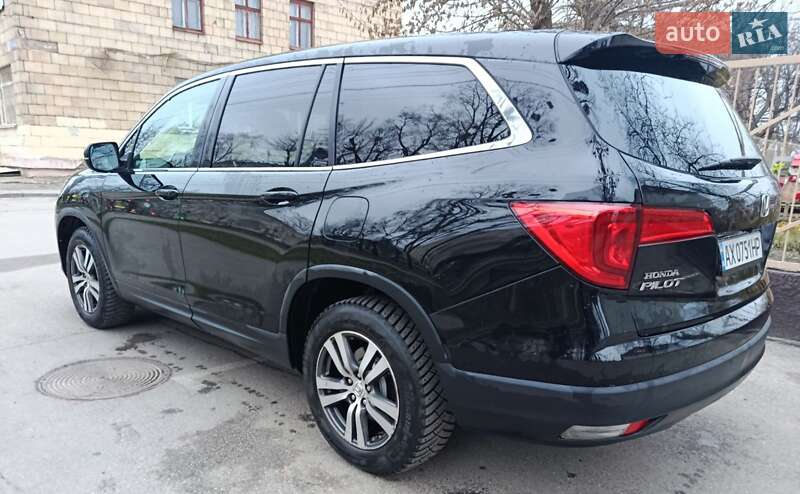 Внедорожник / Кроссовер Honda Pilot 2015 в Харькове