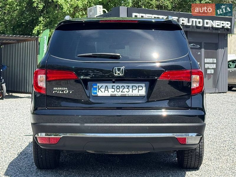 Внедорожник / Кроссовер Honda Pilot 2017 в Днепре