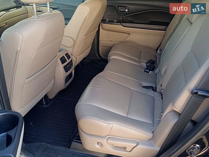 Внедорожник / Кроссовер Honda Pilot 2017 в Киеве
