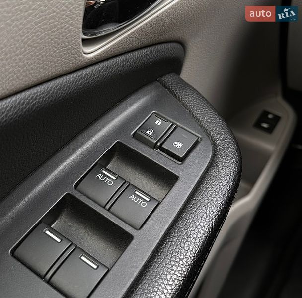 Позашляховик / Кросовер Honda Pilot 2016 в Києві