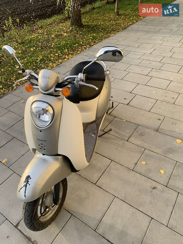 ホンダ Scoopy 赤/白 AF-55 千葉県八街市（ホンダ Scoopy 赤/白